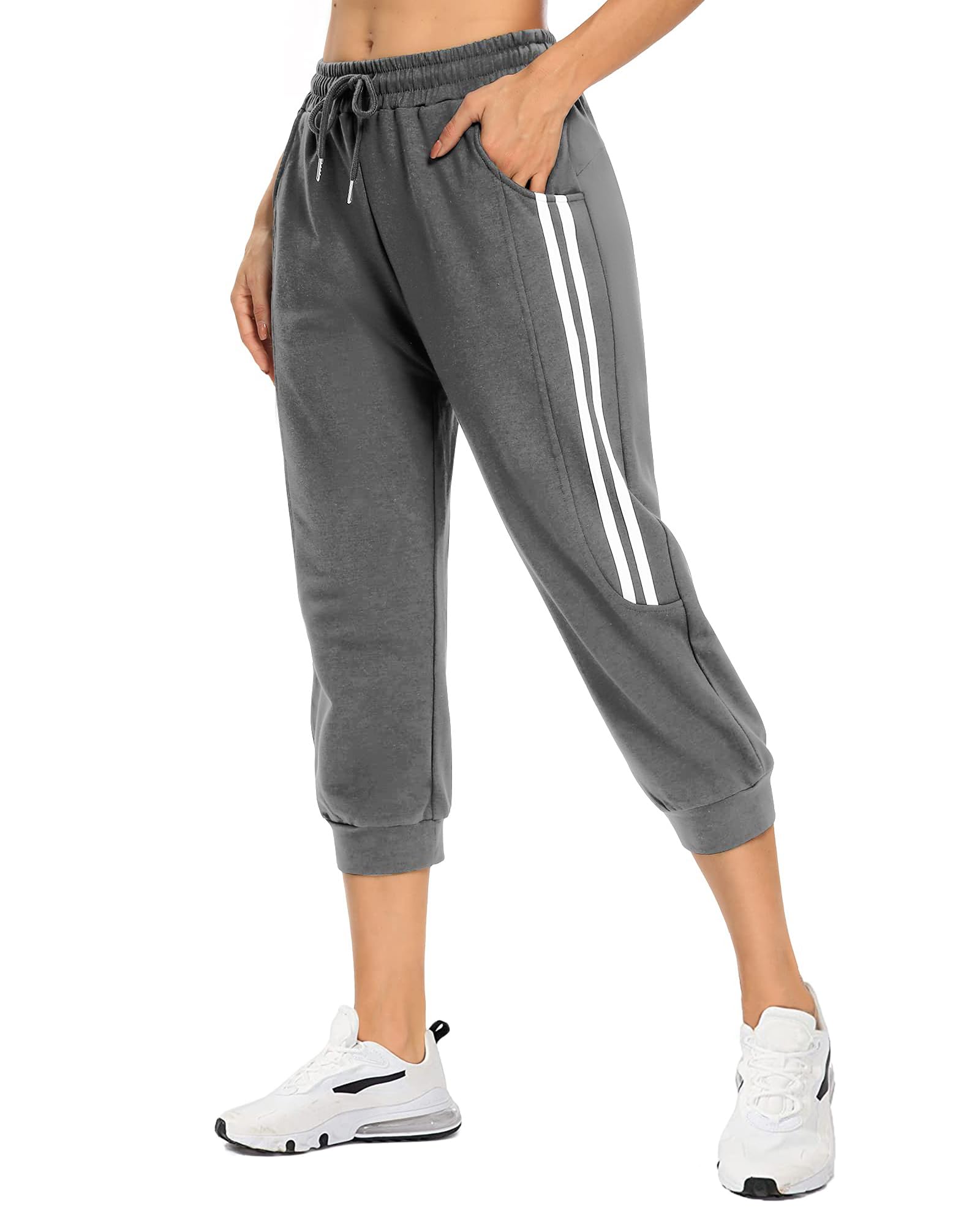 KaiDi Women's Capri Sweatpants Comfy Loose Athletic Running Workout Pants Lounge Joggers Pants with Pockets (Dark Gray, L)